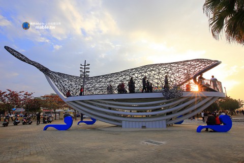 The blessing of the big fish in Tainan: Anping new landmark, a good place to enjoy the sunset and the night view 台南景點┃大魚的祝福：安平新地標，賞夕陽與夜景的好地方