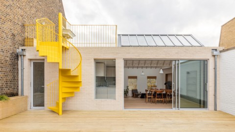 Vine Architecture Studio brightens up Mile End Road home with yellow staircase and skylights 藤建築工作室通過黃色樓梯和天窗照亮Mile End Road住宅