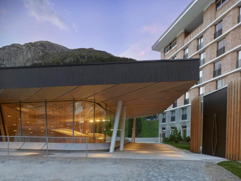 Studio Seilern Architects raises the roof to create Andermatt Concert Hall in the Swiss Alps｜Studio Seilern建築事務所在瑞士阿爾卑斯山區設立了安德馬特音樂廳