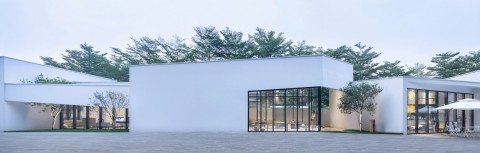 Six interlocking concrete blocks form Living Art Pavilion in Shenzhen 六個互鎖混凝土塊形成深圳生活藝術館