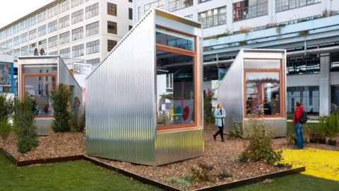Dutch Invertuals designs Tiny Offices from corrugated aluminium plates｜Dutch Invertuals用波紋鋁板設計微小的辦公室