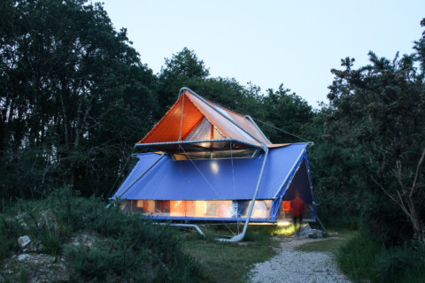 Superpausée Macro Tent ｜ Vous Architecture & Design