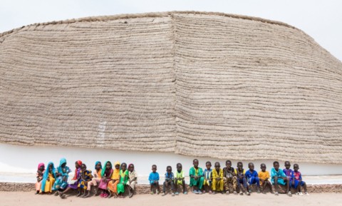 Toshiko Mori Architect tops circular school in Senegal with thatch roof｜森利俊子建築師用茅草屋頂在塞內加爾的圓形學校中名列前茅