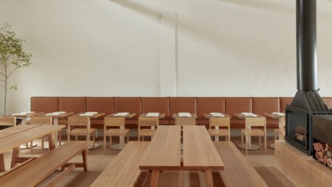 Ritz & Ghougassian uses bricks and Australian wood inside Melbourne’s Prior cafe｜Ritz＆Ghougassian在墨爾本的Prior咖啡廳內使用磚塊和澳大利亞木材