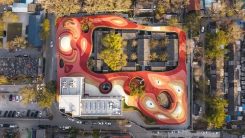 MAD tops Beijing kindergarten with red rooftop playground｜MAD上衣北京幼兒園用紅色屋頂遊樂場