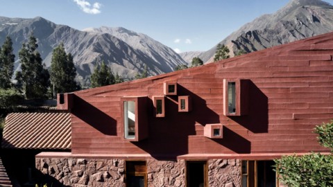 Peruvian mountains surround geometric and red Casa Huayoccari by Barclay & Crousse｜秘魯山脈環繞著Barclay＆Crousse的幾何和紅色Casa Huayoccari